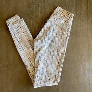 Wunder Under Lululemon leggings. Size 2